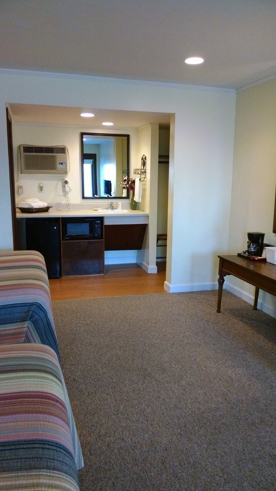 Cape Pines Hatteras Island Motel 2*