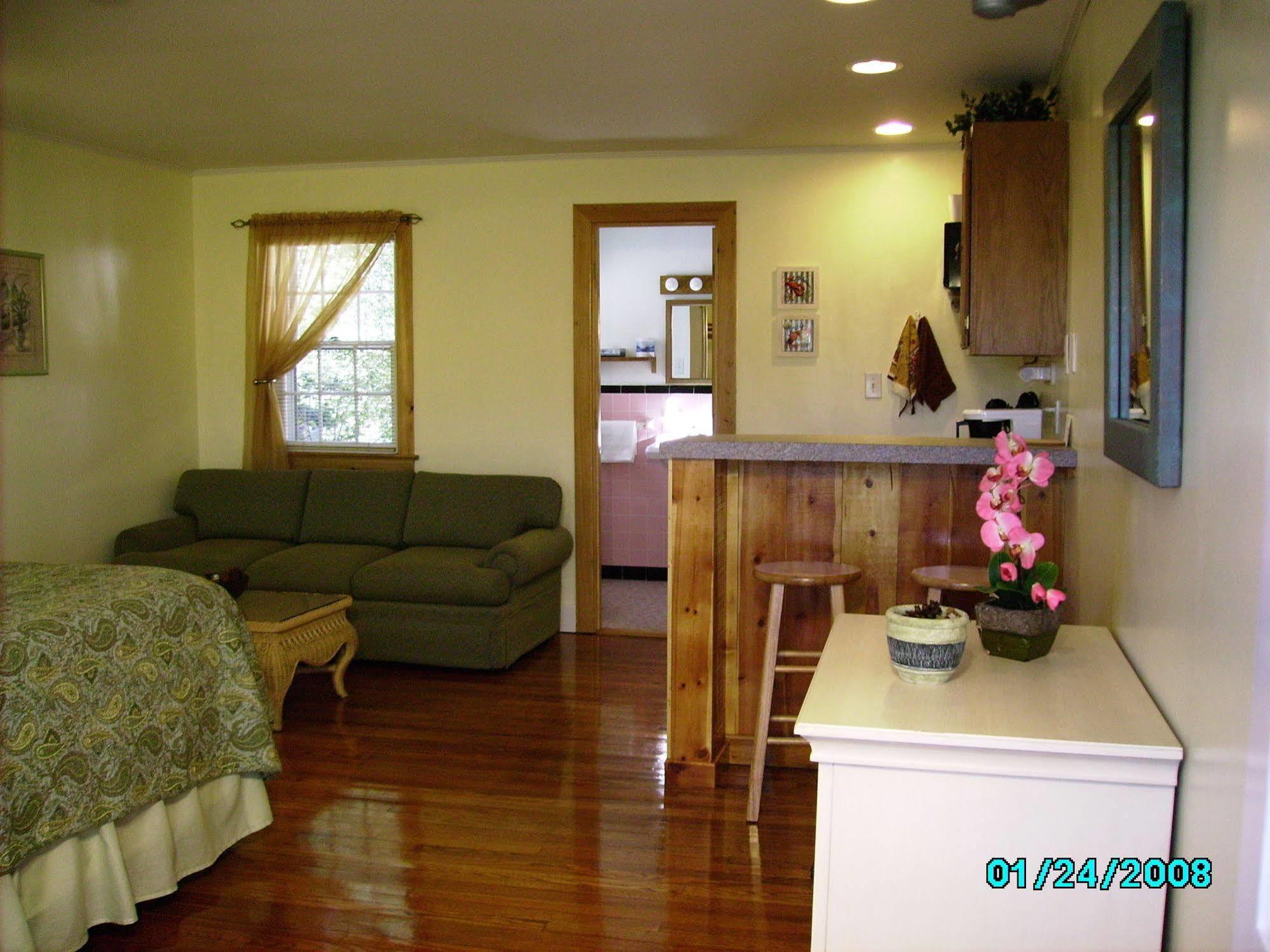 Cape Pines Hatteras Island Motel Buxton