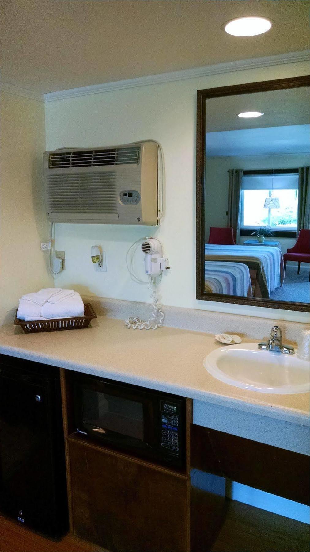 Cape Pines Hatteras Island Motel