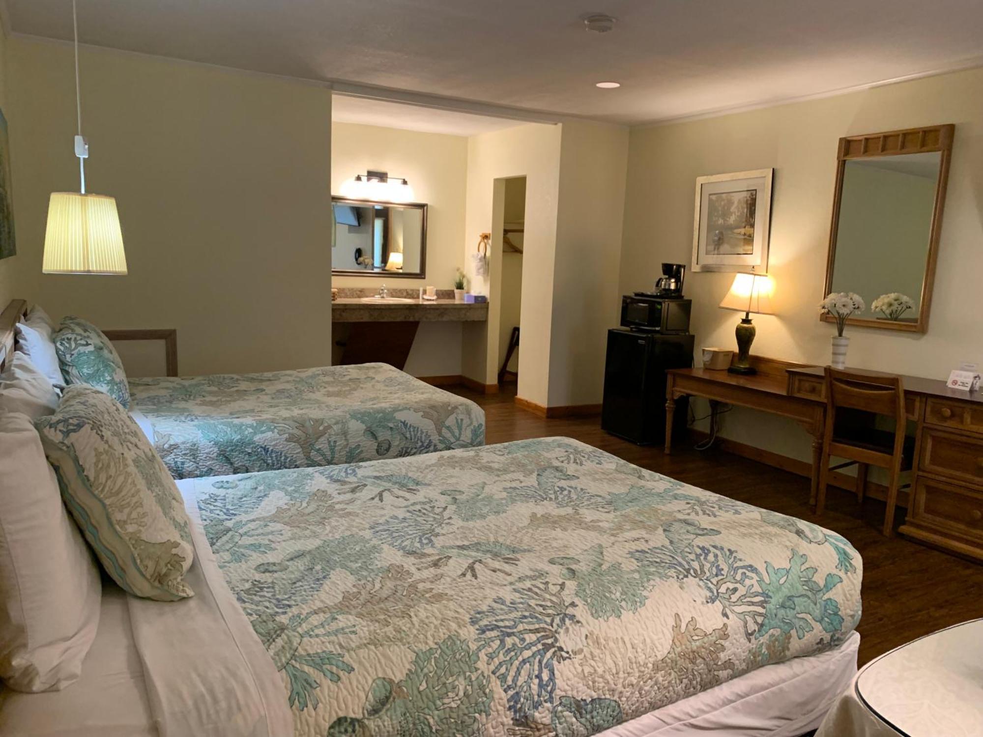 Cape Pines Motel